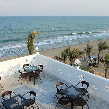 Baanmontra Beach Resort - Bankrut Bagian luar foto