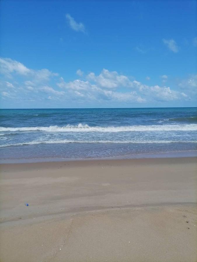Baanmontra Beach Resort - Bankrut Bagian luar foto