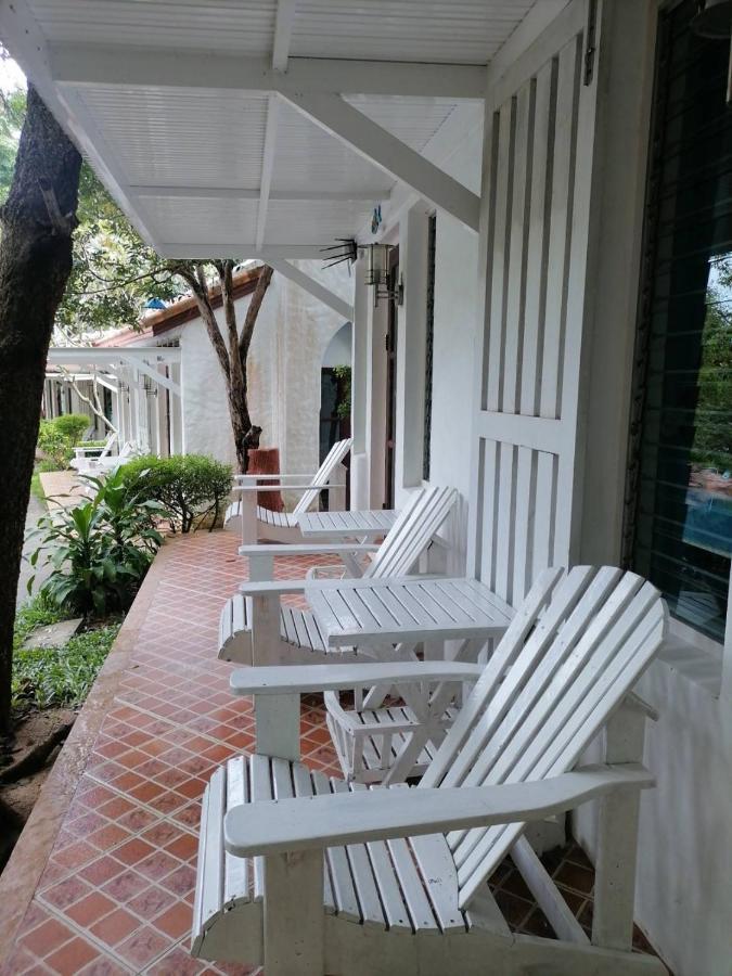 Baanmontra Beach Resort - Bankrut Bagian luar foto
