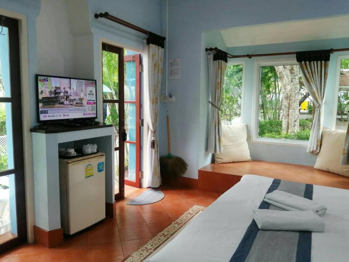 Baanmontra Beach Resort - Bankrut Bagian luar foto