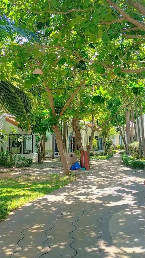 Baanmontra Beach Resort - Bankrut Bagian luar foto