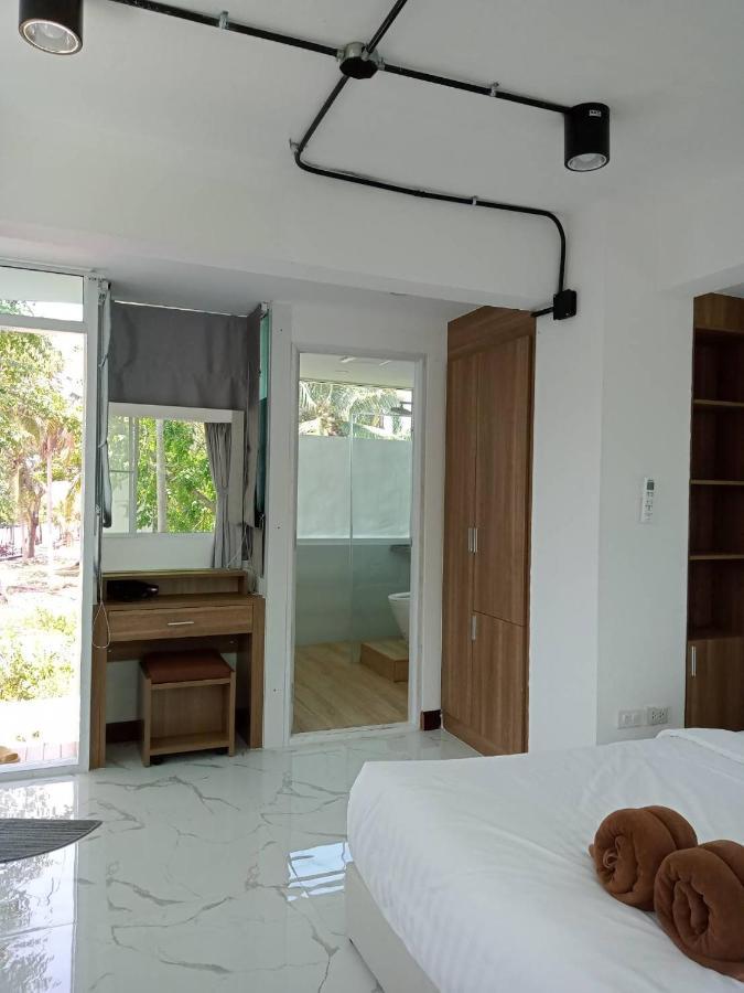Baanmontra Beach Resort - Bankrut Bagian luar foto