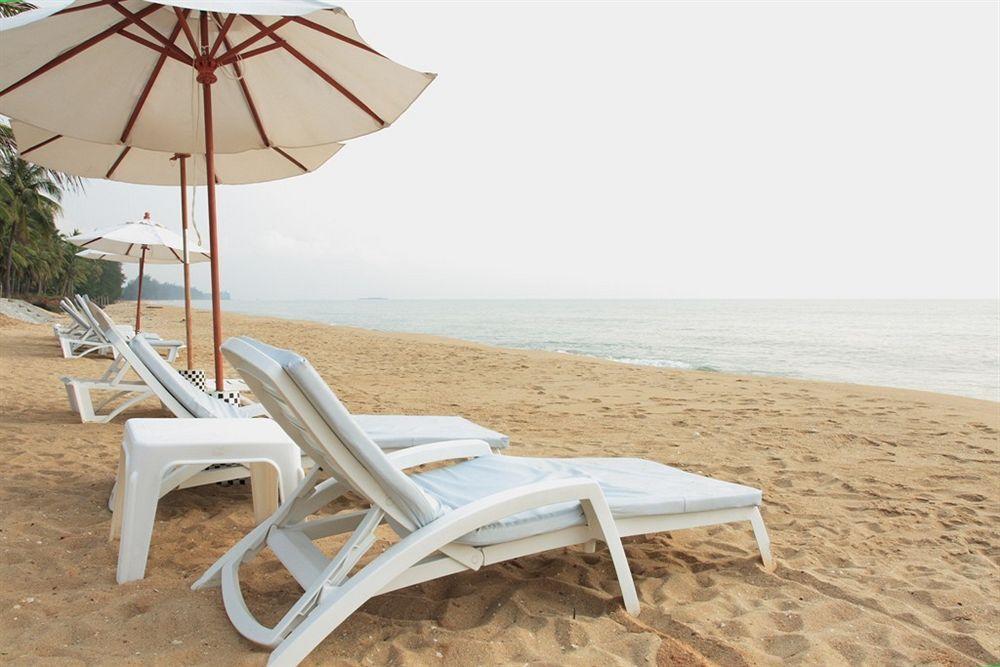 Baanmontra Beach Resort - Bankrut Bagian luar foto