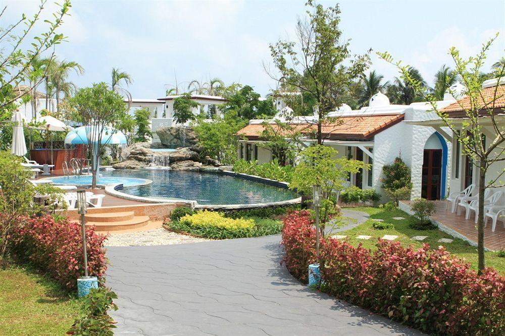 Baanmontra Beach Resort - Bankrut Bagian luar foto