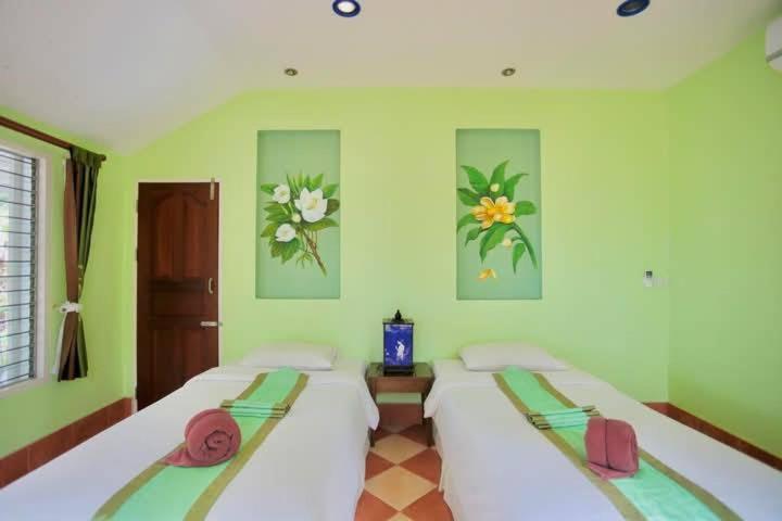 Baanmontra Beach Resort - Bankrut Bagian luar foto