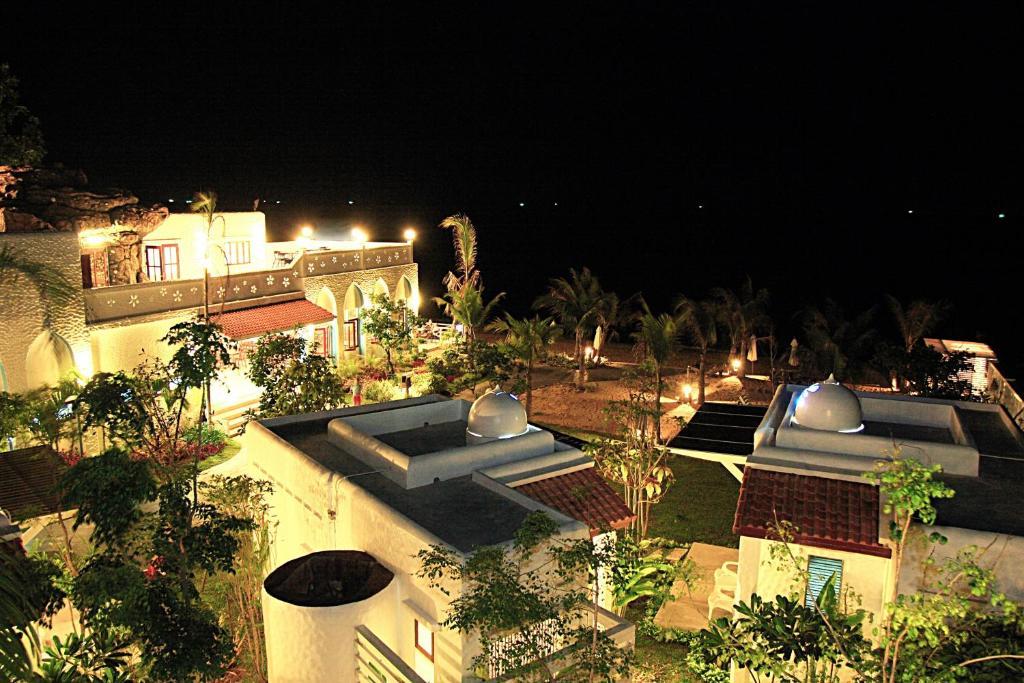 Baanmontra Beach Resort - Bankrut Bagian luar foto