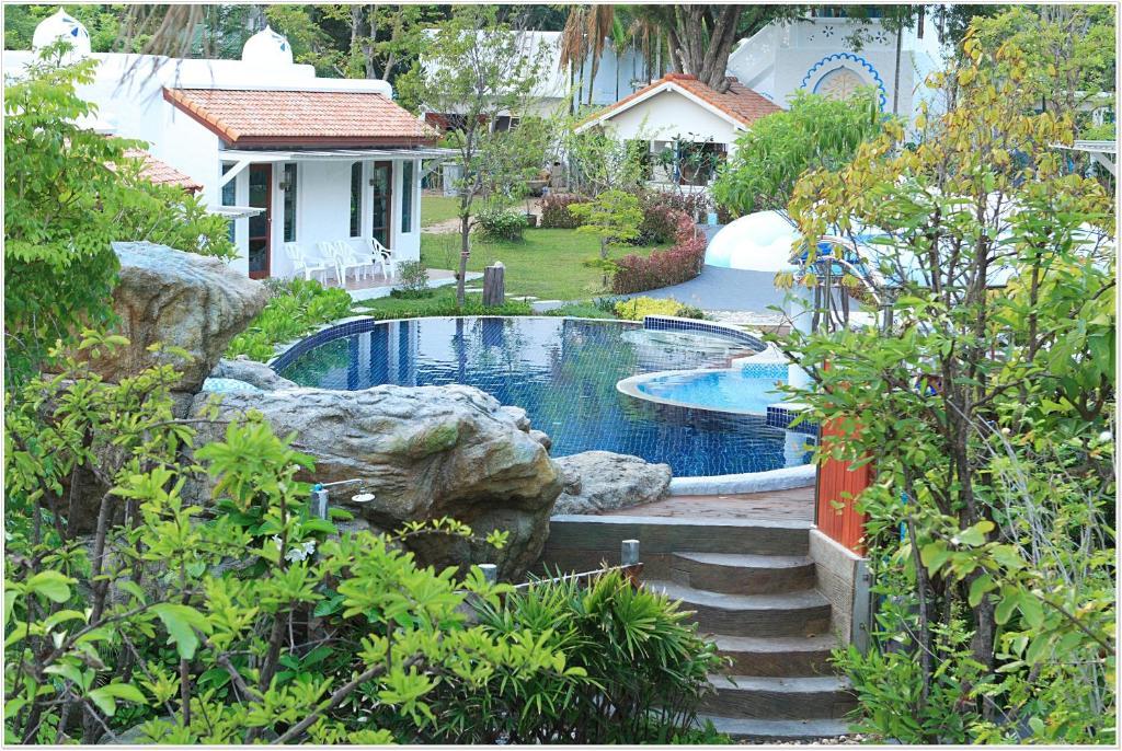 Baanmontra Beach Resort - Bankrut Bagian luar foto