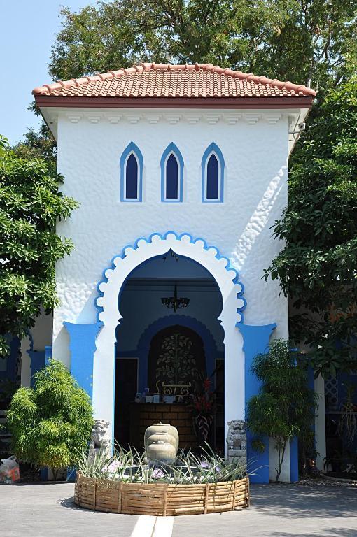 Baanmontra Beach Resort - Bankrut Bagian luar foto