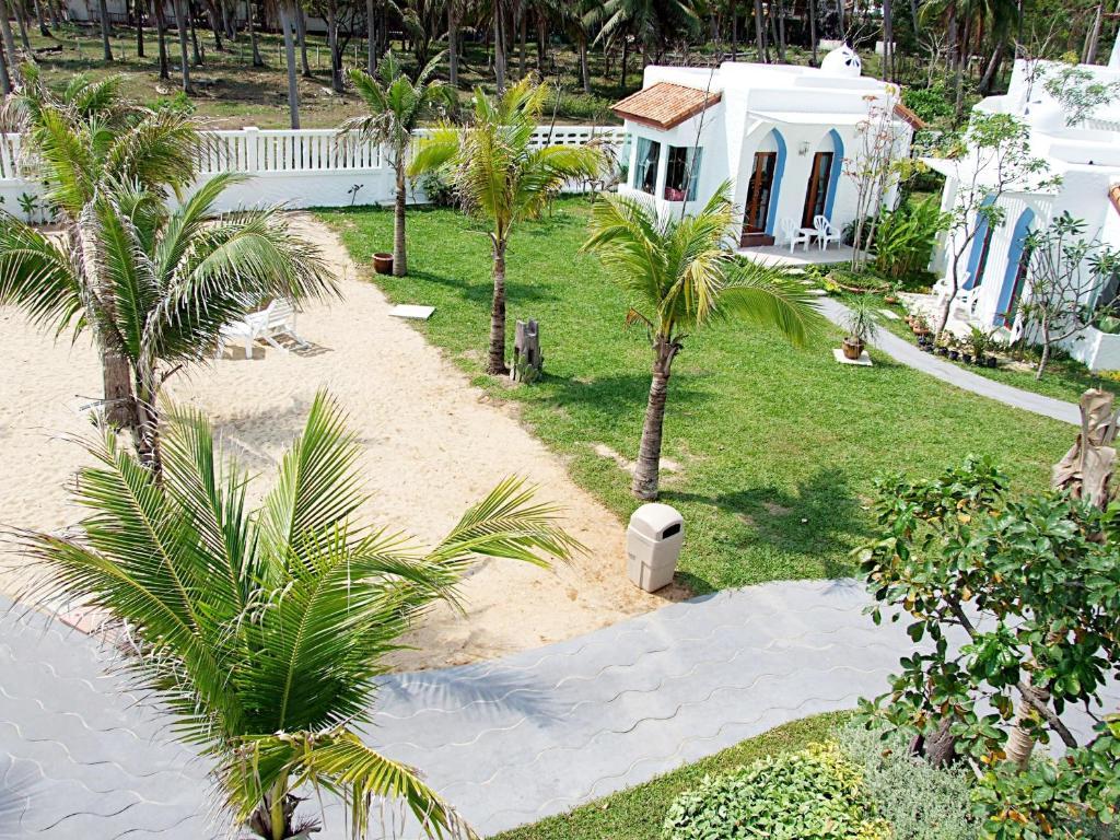 Baanmontra Beach Resort - Bankrut Bagian luar foto