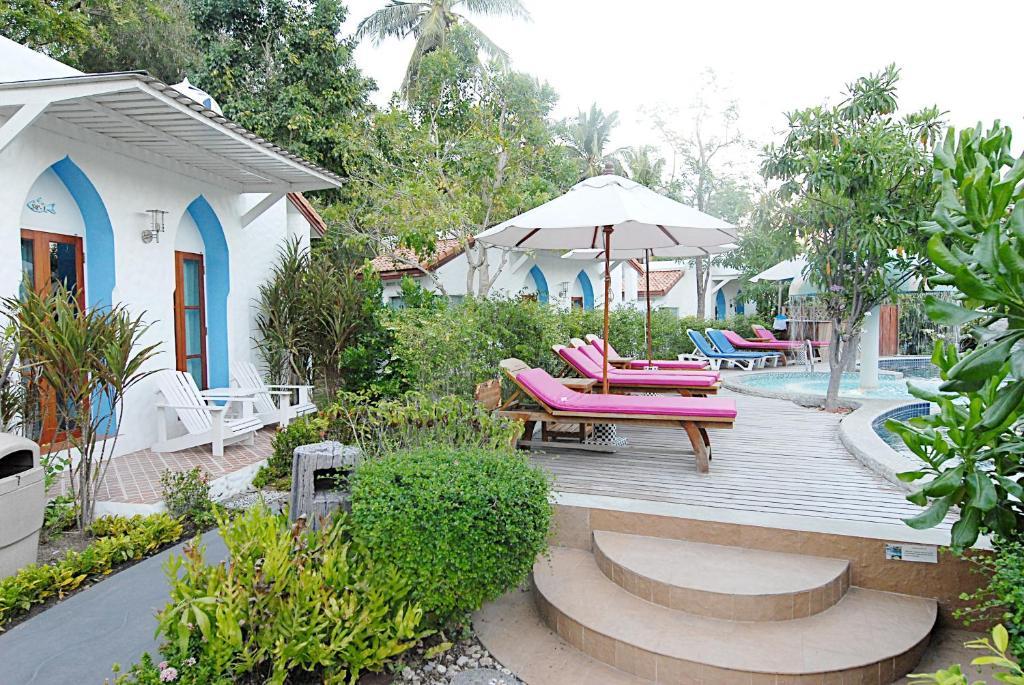 Baanmontra Beach Resort - Bankrut Bagian luar foto