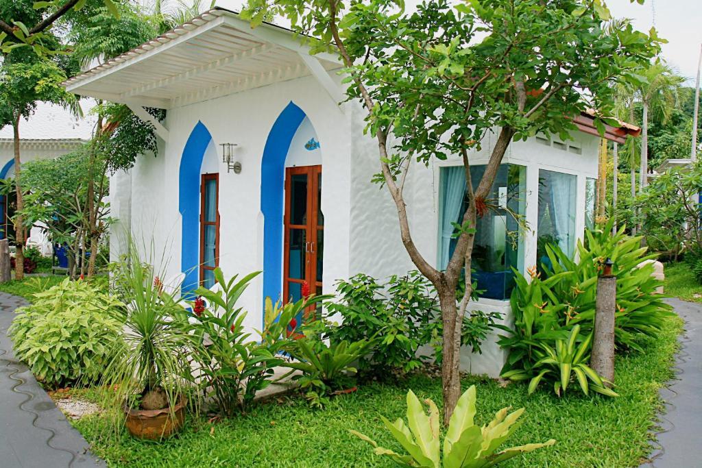 Baanmontra Beach Resort - Bankrut Ruang foto