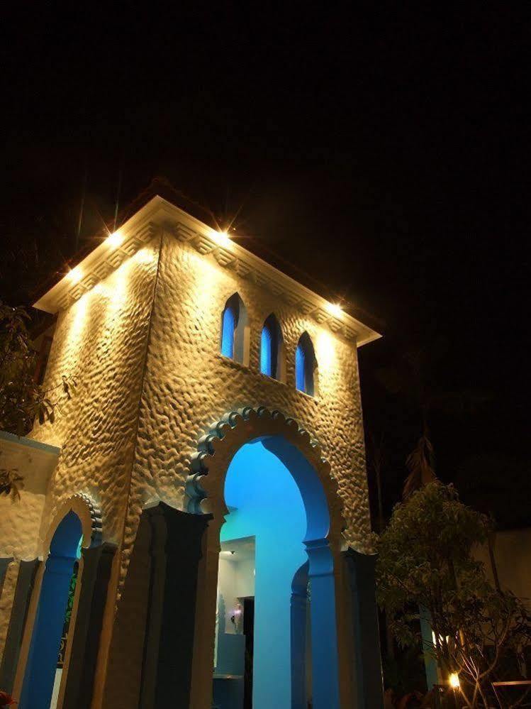 Baanmontra Beach Resort - Bankrut Bagian luar foto